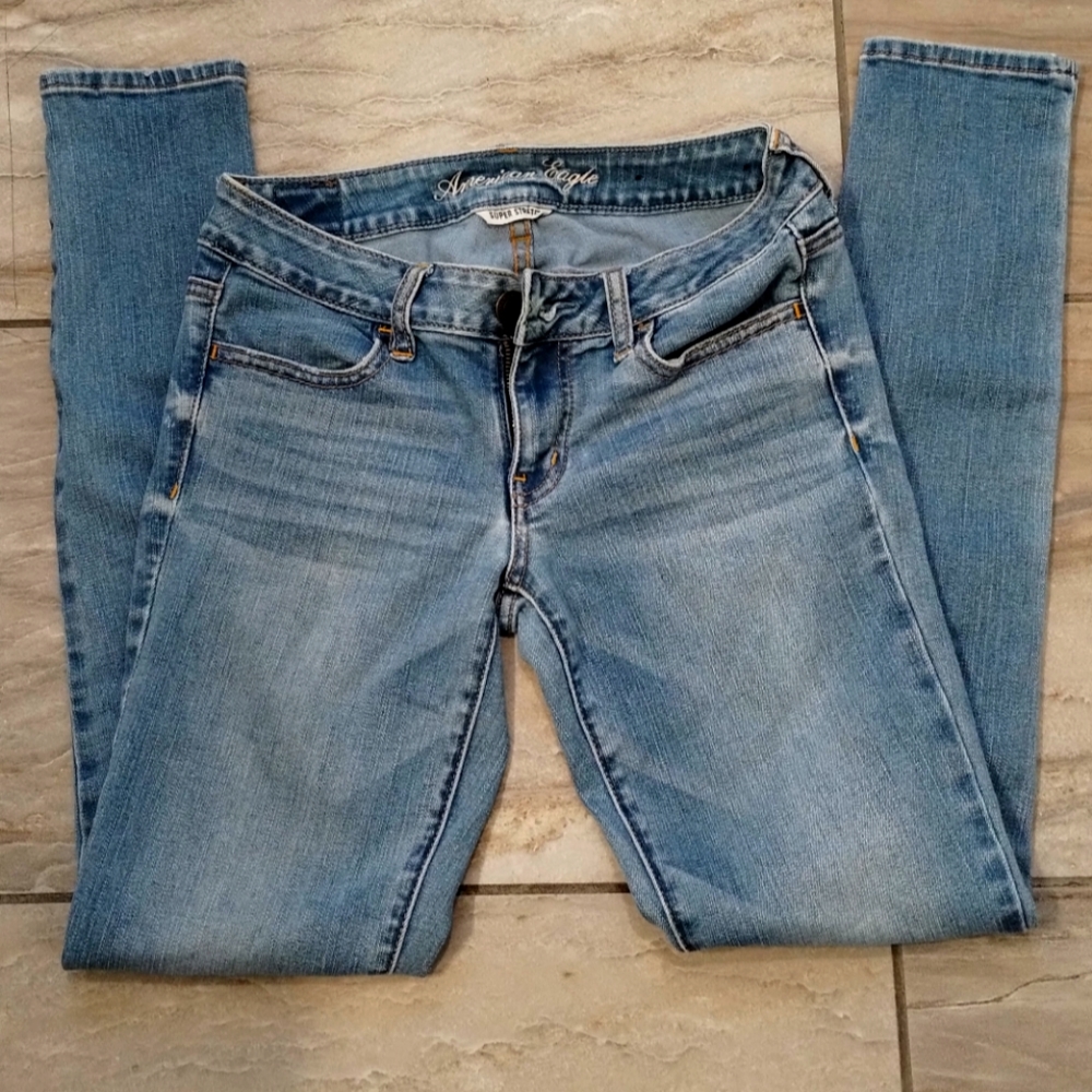 American Eagle size 4 Super Stretch Jegging